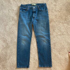 Wrangler men's regular fit jeans size 34x30